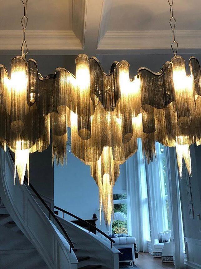 Dark chain fringes illuminated along a long fixture