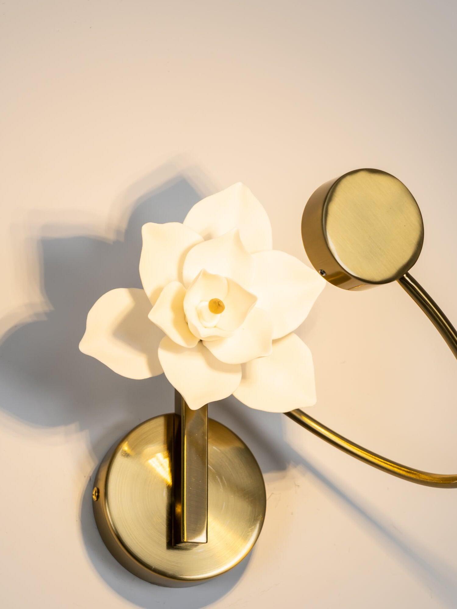 Lure Sconce - Cueteks