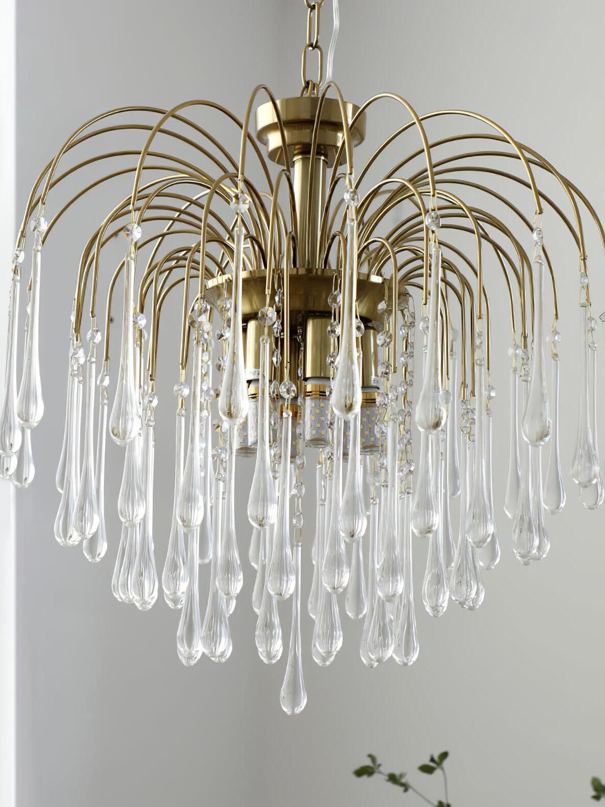 55 cm Clear chandelier with outward-curving stems and transparent drops
