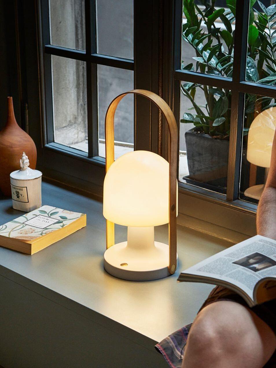FollowMe Table Lamp - Cueteks