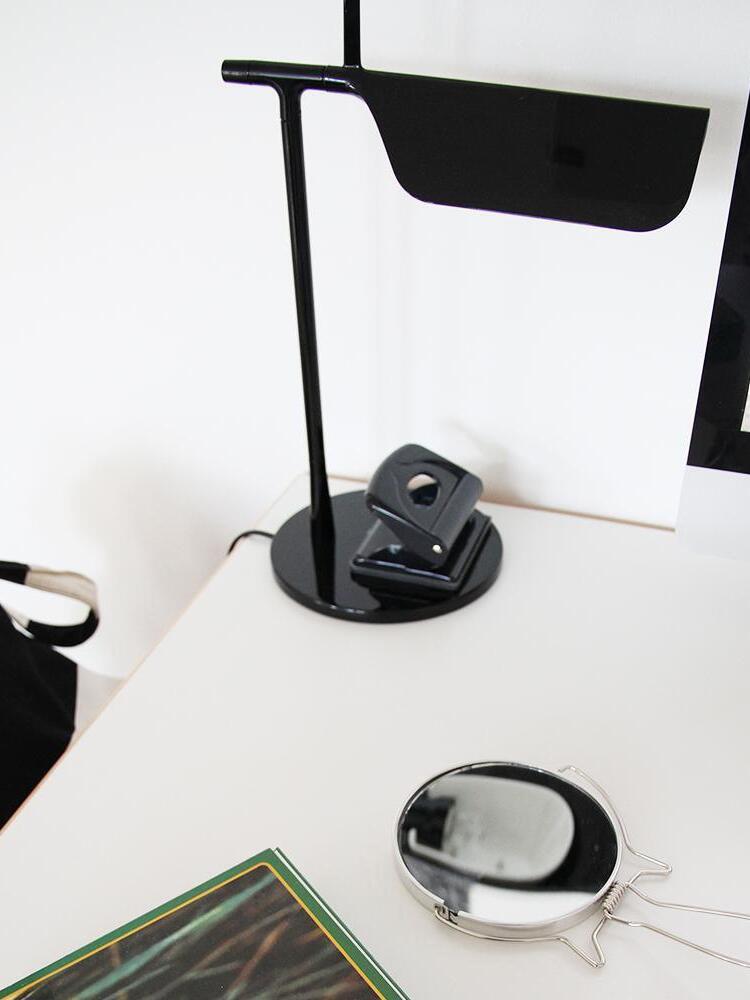 Modern Metal Tab Table Lamp For Studies - Cueteks