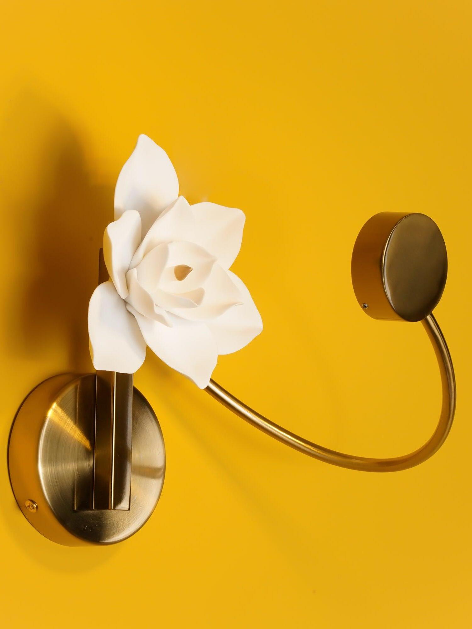 Lure Sconce - Cueteks