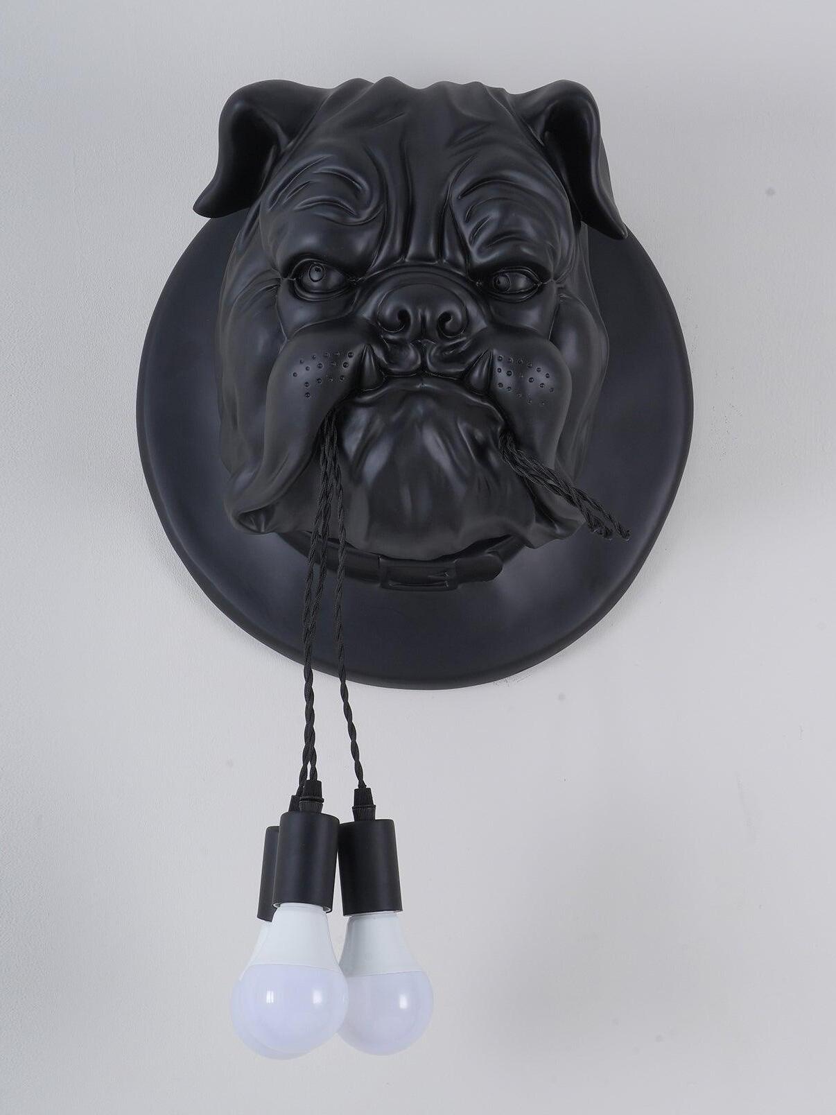 Black bulldog head and hanging bulbs on a round plate