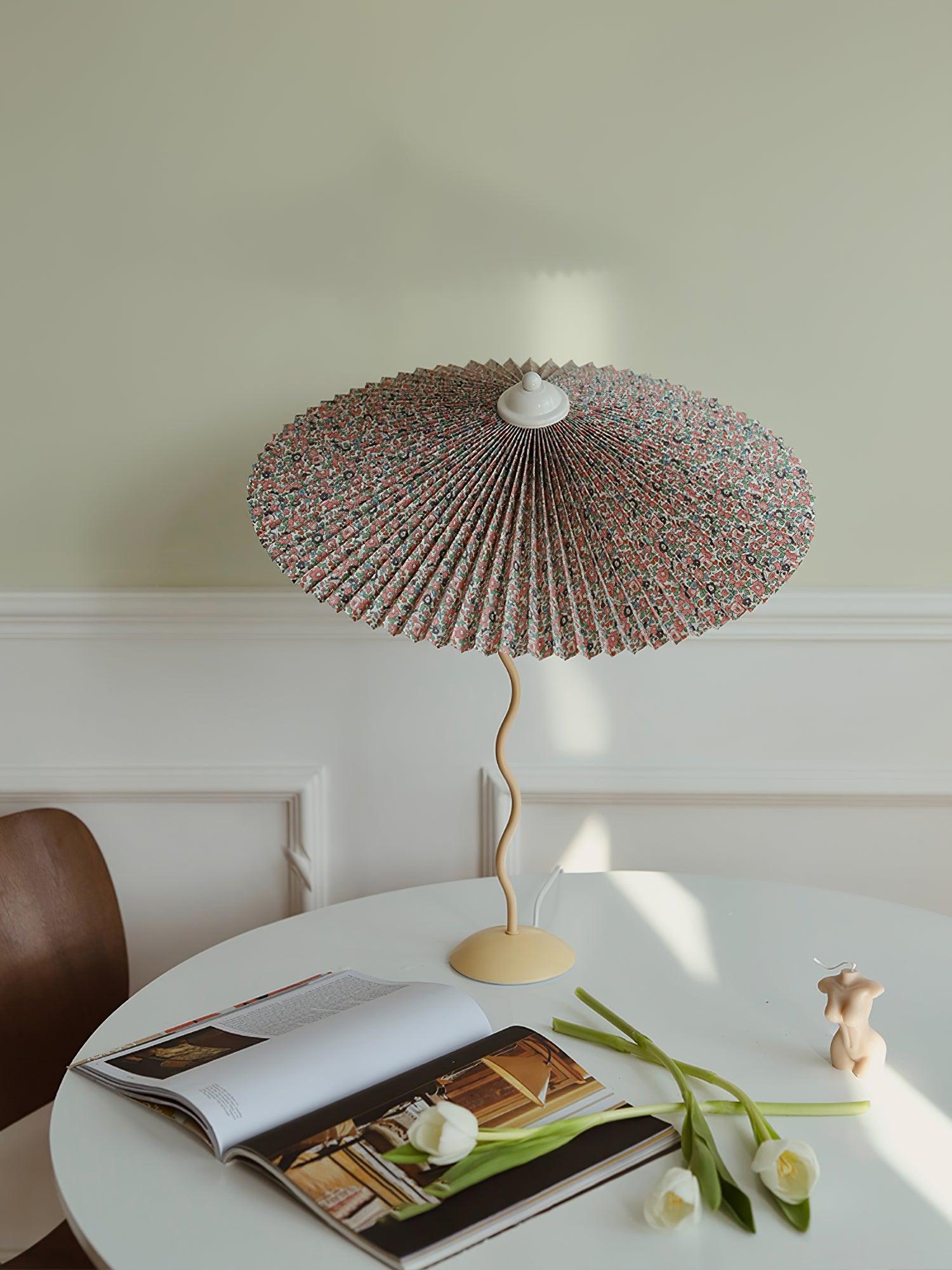 Pleated Hat Table Lamp - Cueteks