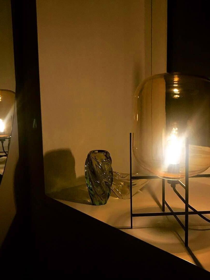 Classic Oda Transparant Glass Ball Table Lamp - Cueteks