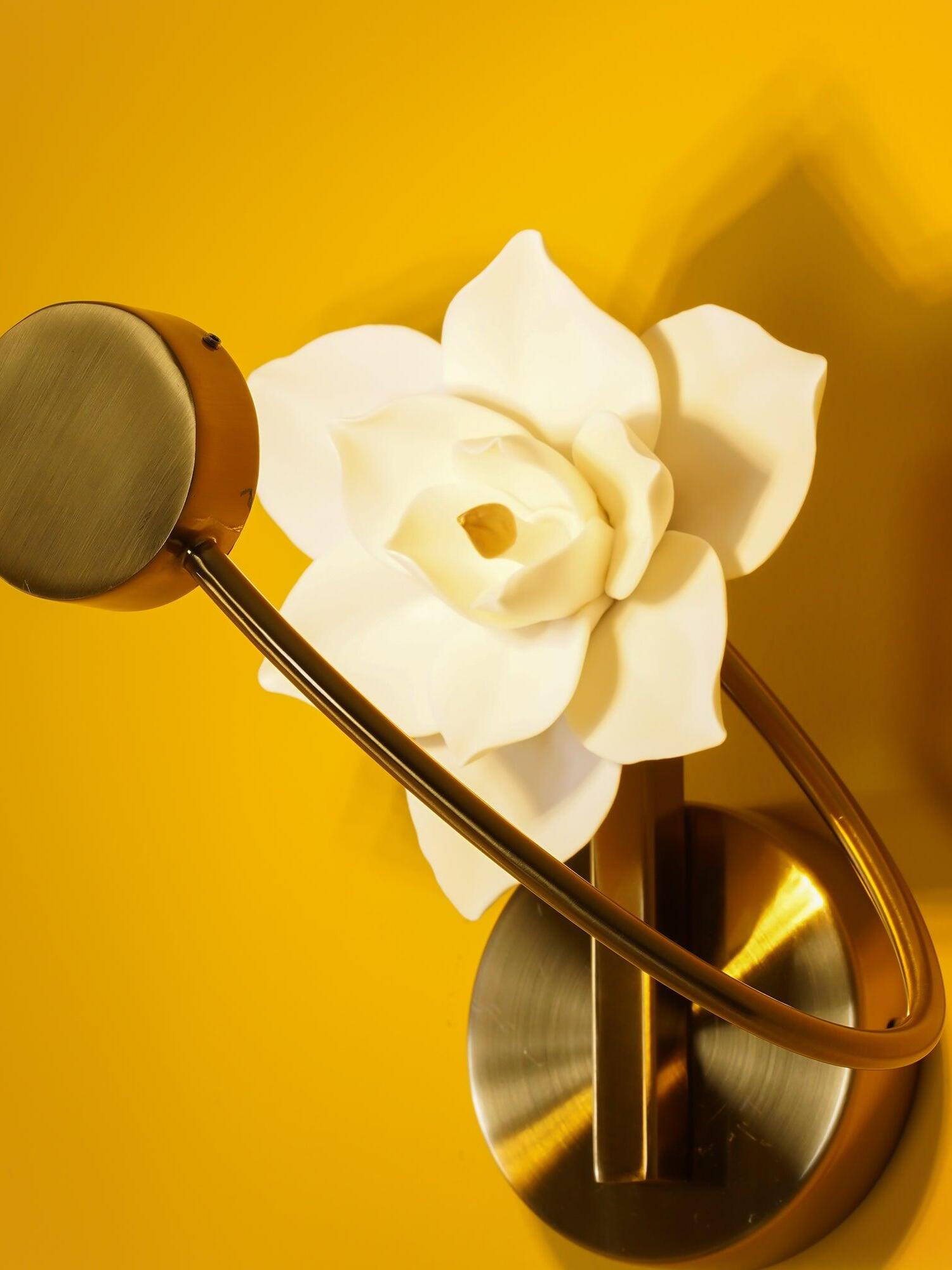 Lure Sconce - Cueteks