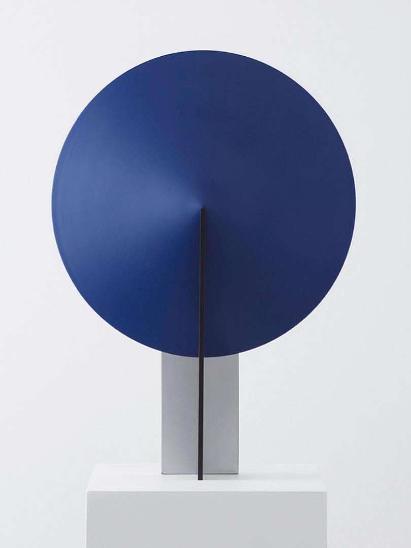 Futuristic Orbe Geometric Metal Table Lamp - Cueteks