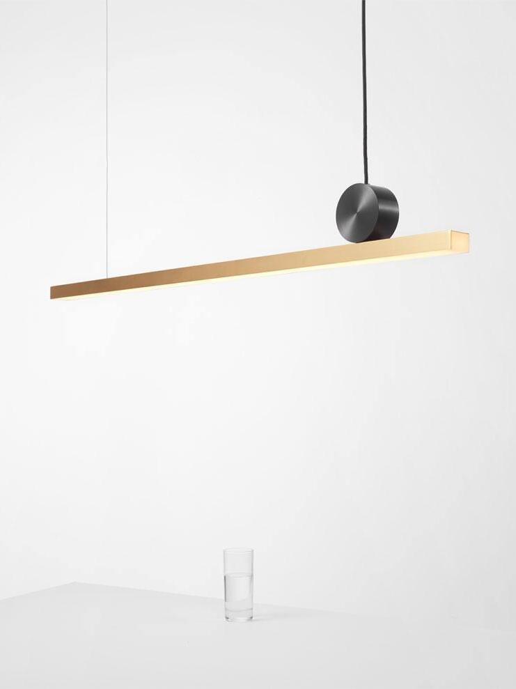 Angled Cale bar above a white surface