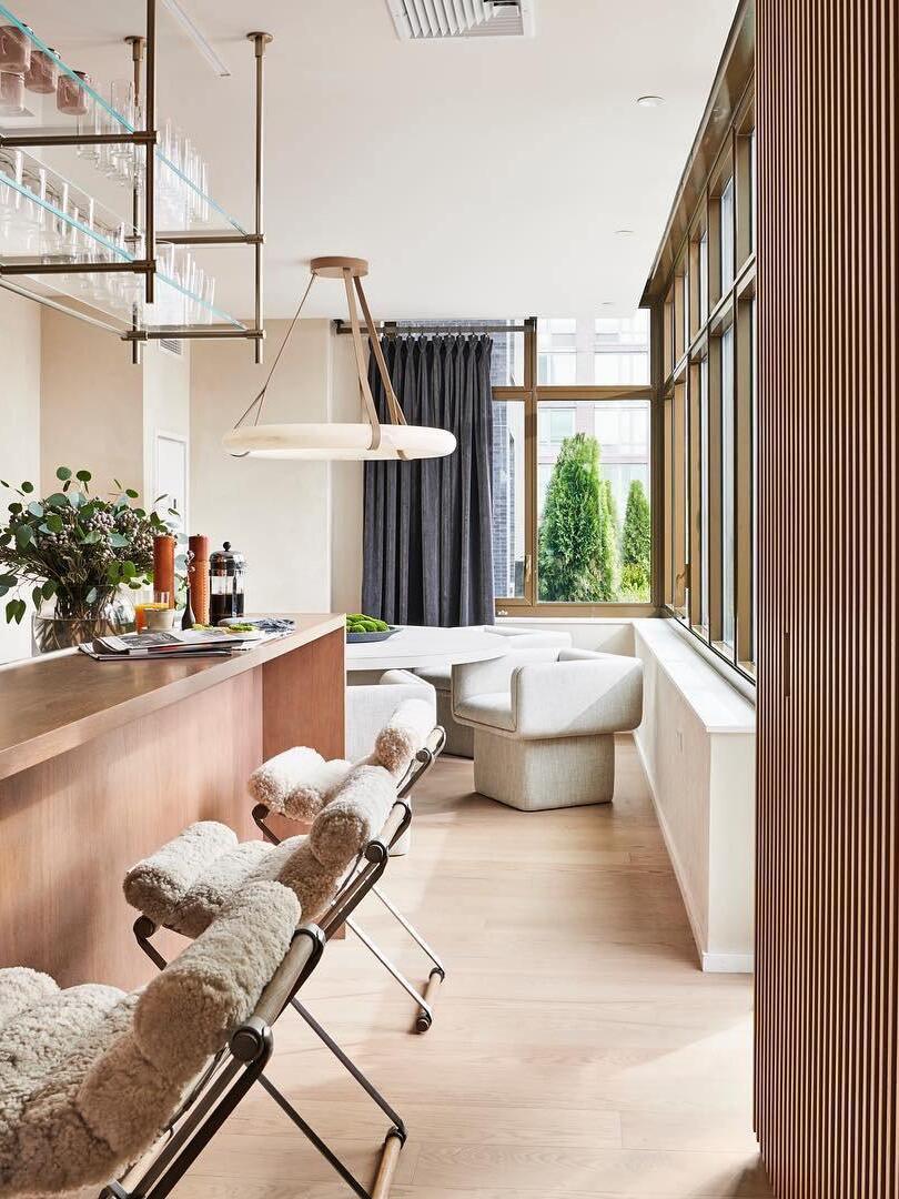 Suspended ring above a bar-counter interior