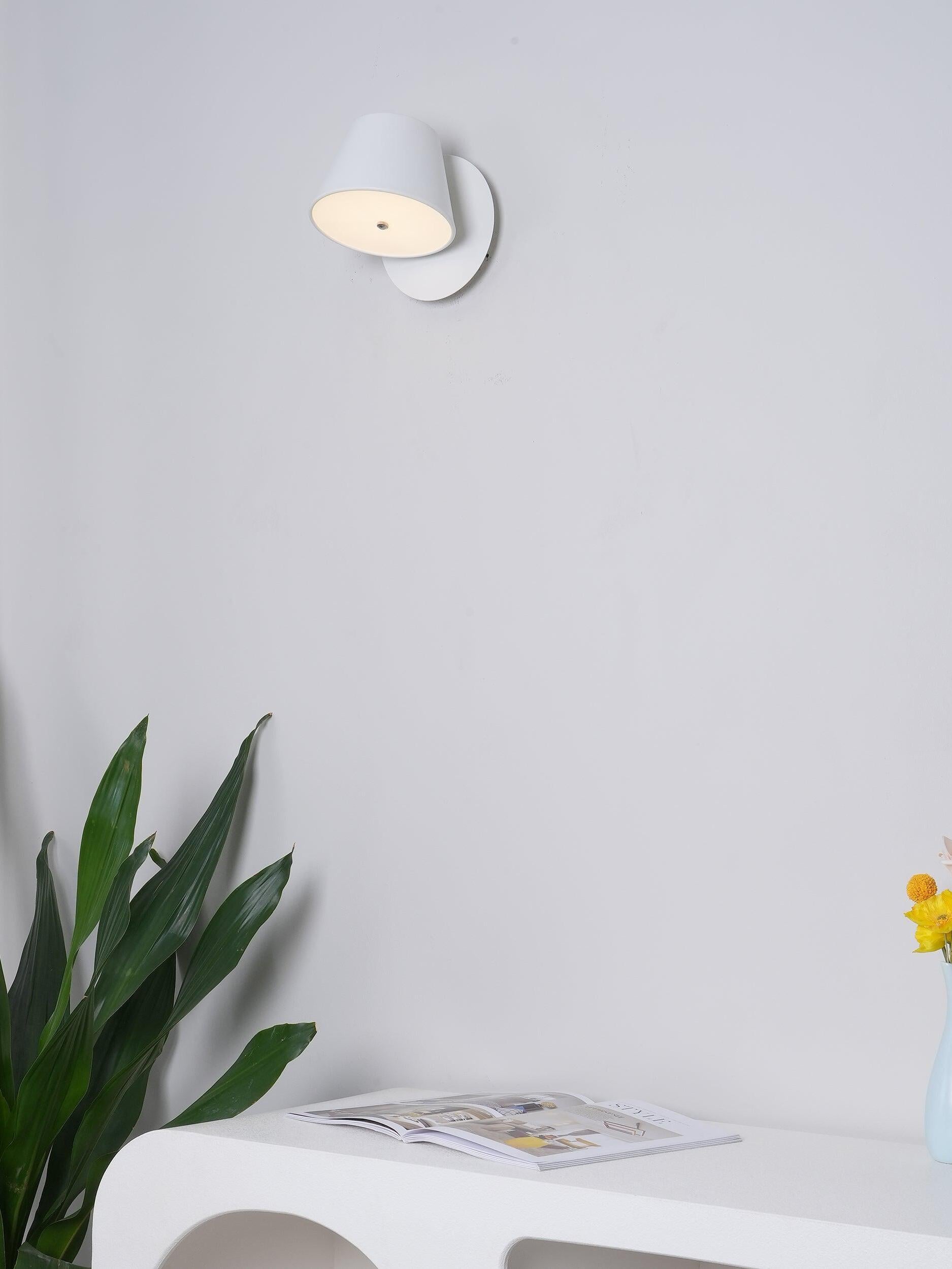 Modern Aluminum Methacrylate Tam Tam Wall Lamp - Cueteks
