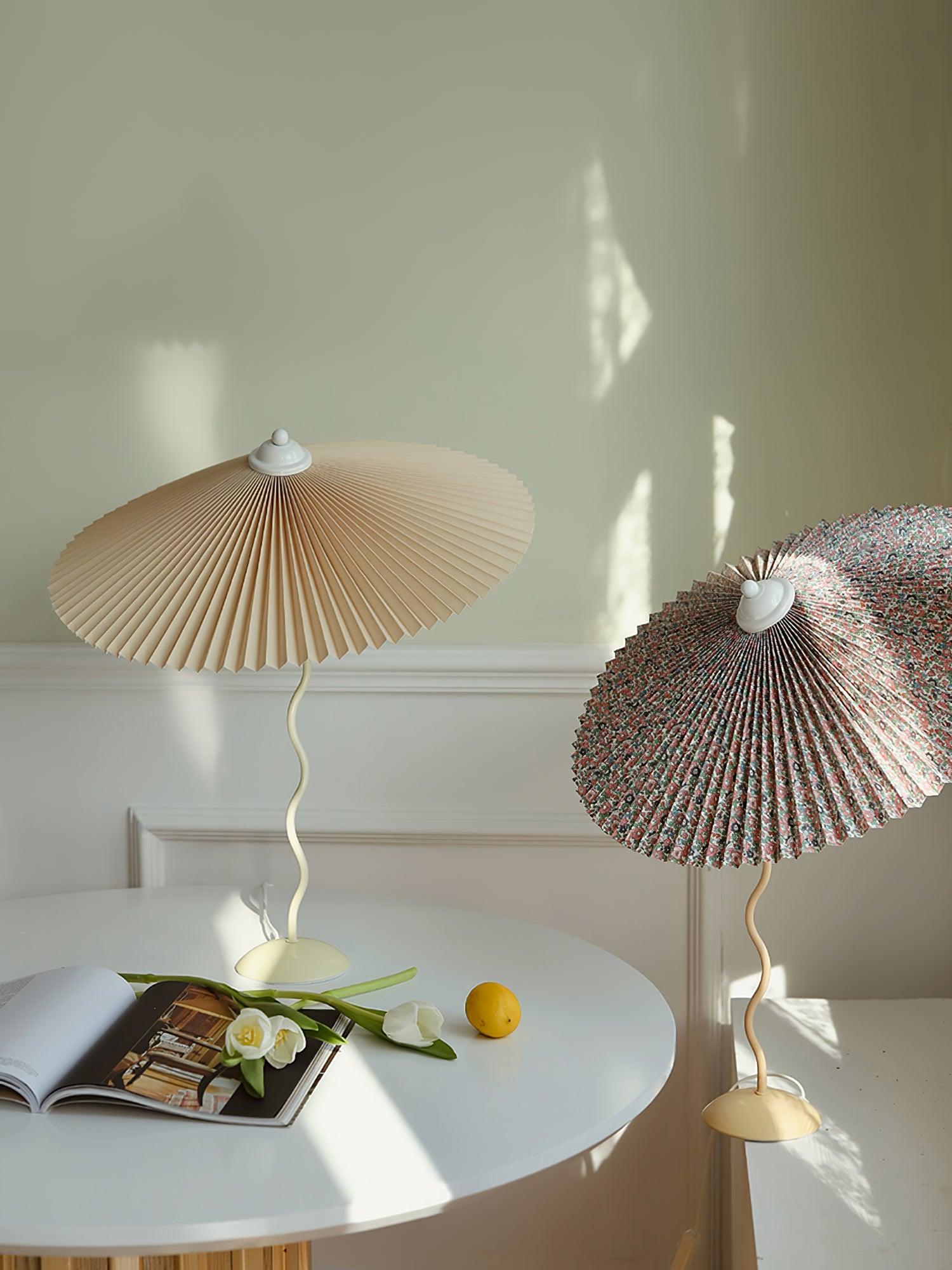 Pleated Hat Table Lamp - Cueteks