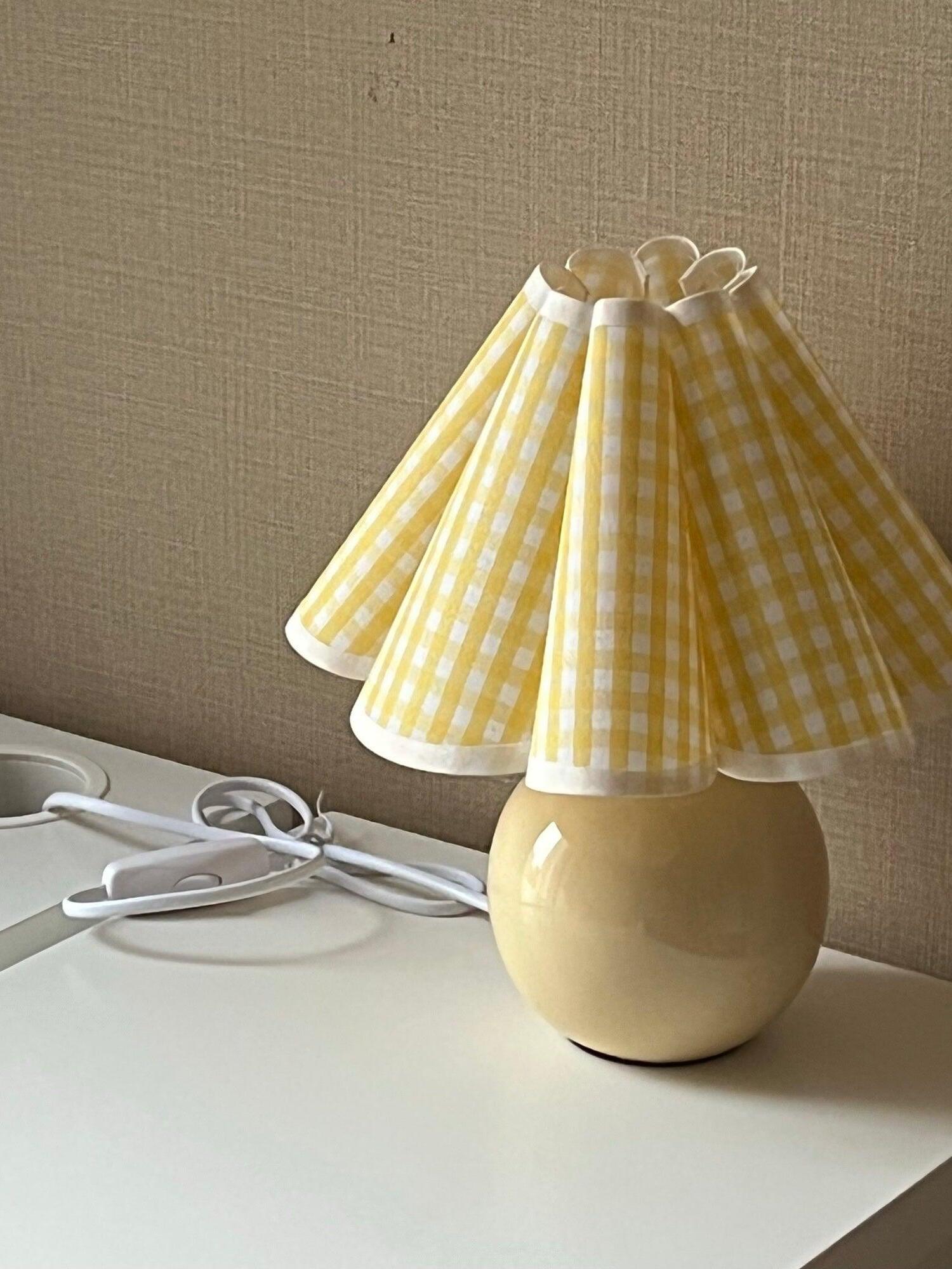 Kicsi Knife Pleat Table Lamp - Cueteks