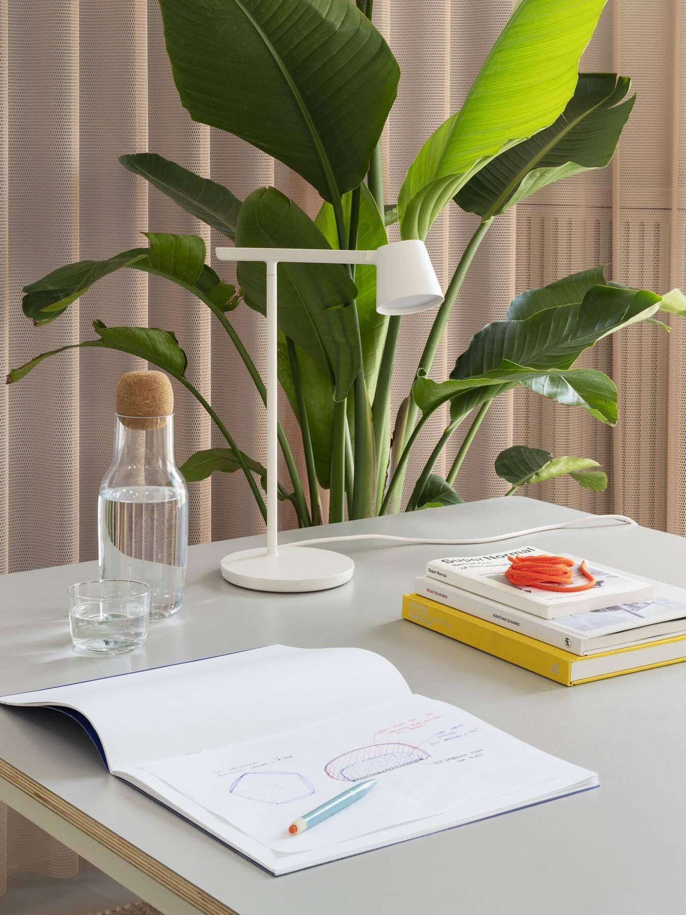Tip Table Lamp - Cueteks