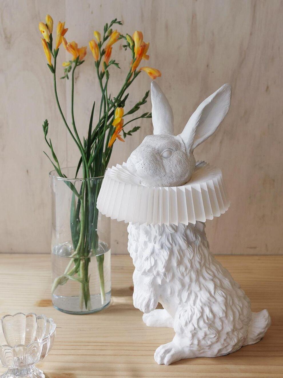 White Resin Rabbit Decorative Table Lamp - Cueteks