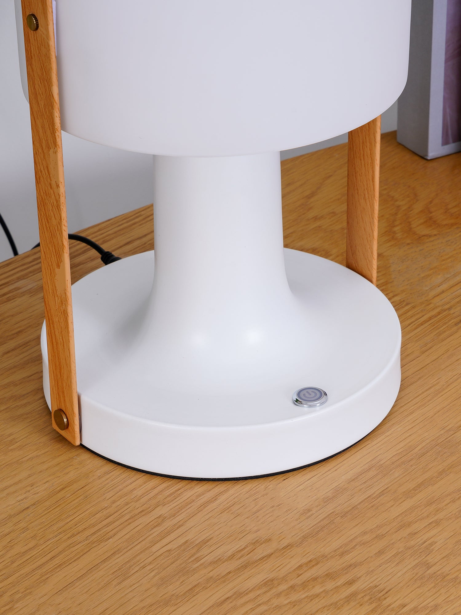 FollowMe Table Lamp - Cueteks