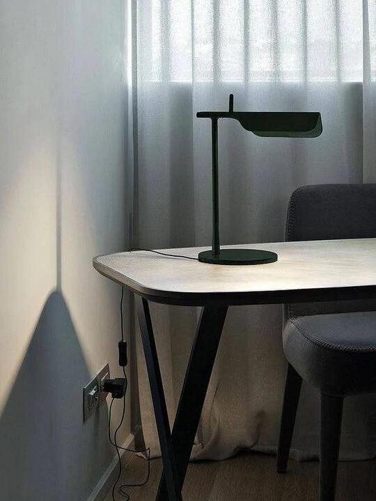 Modern Metal Tab Table Lamp For Studies - Cueteks
