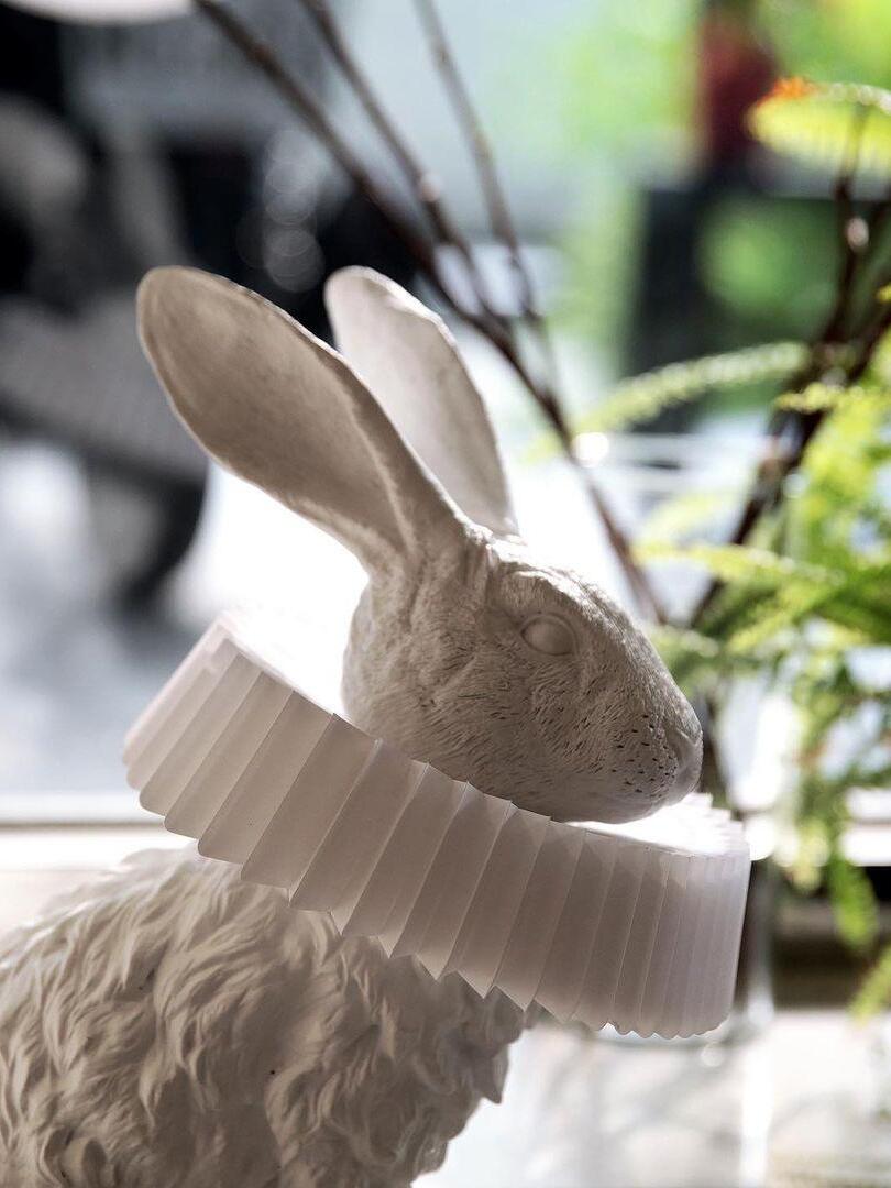 White Resin Rabbit Decorative Table Lamp - Cueteks