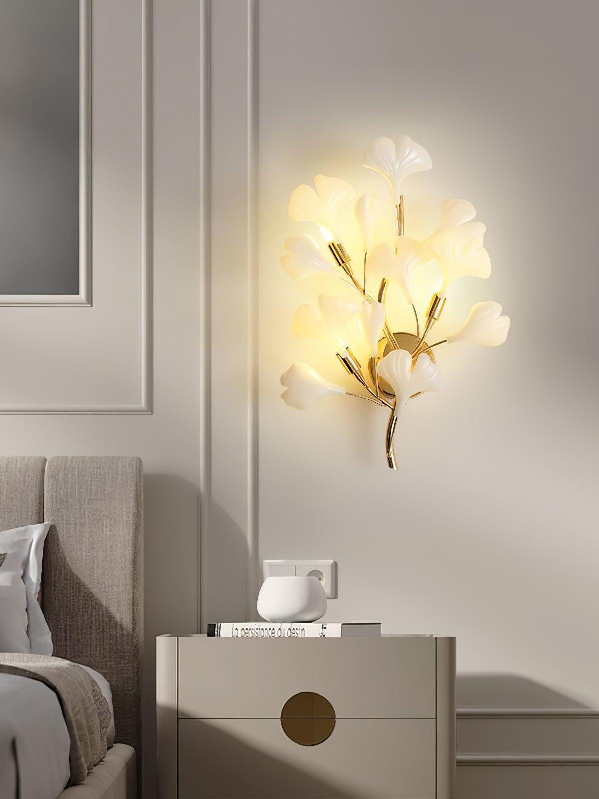 Classic Ceramics Flower Gingko Wall Lamp - Cueteks