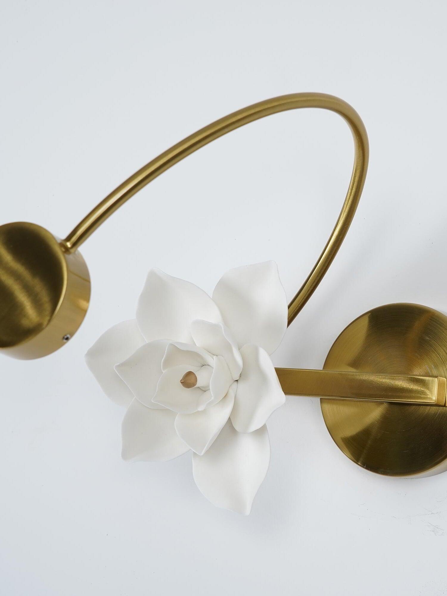 Lure Sconce - Cueteks