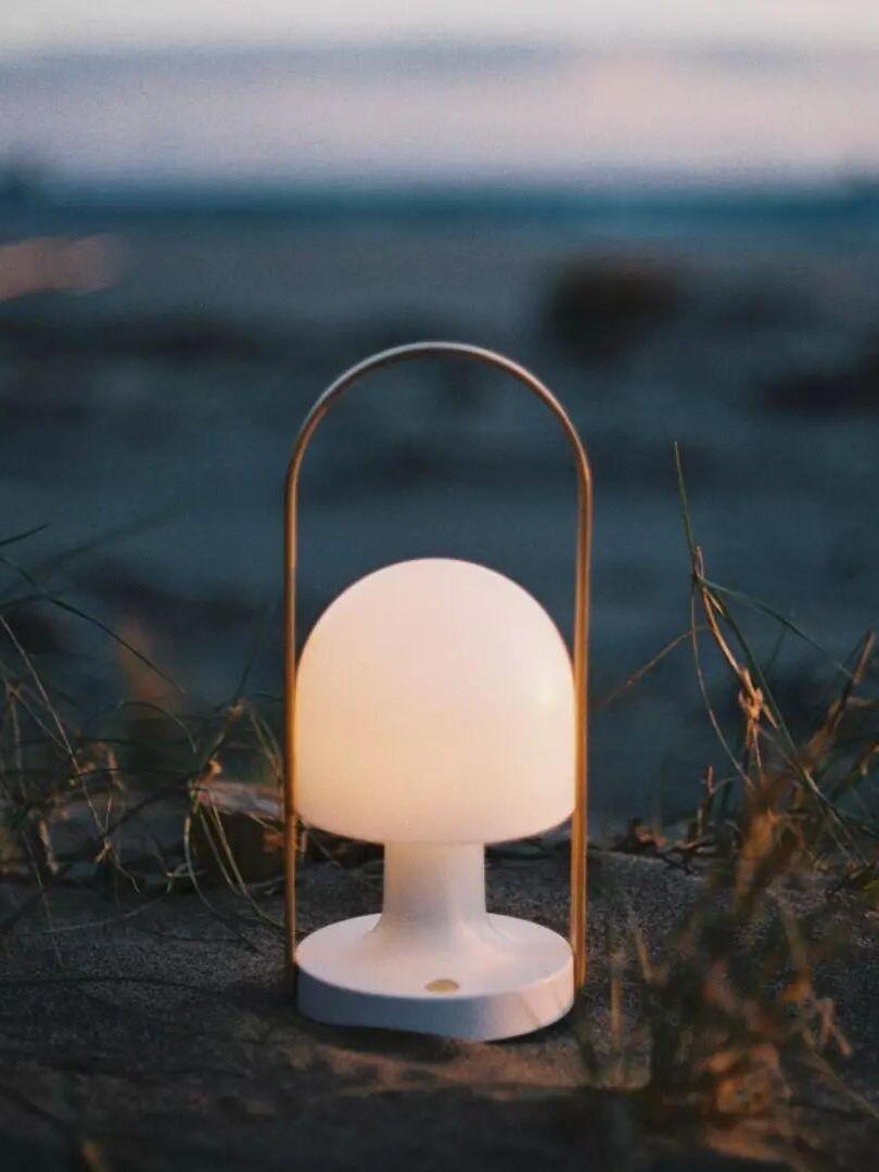 FollowMe Table Lamp - Cueteks