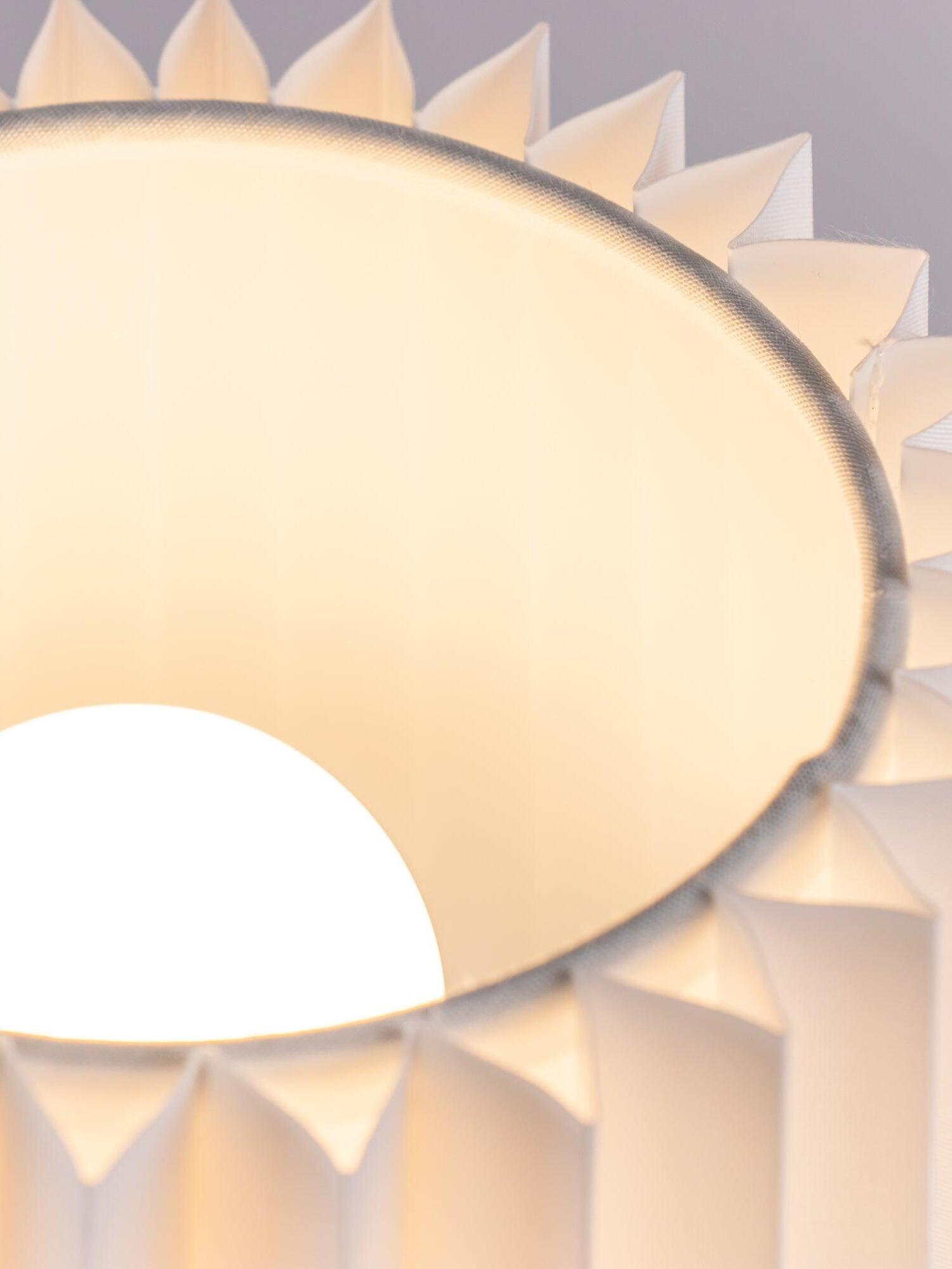 Delilah Table Lamp - Cueteks