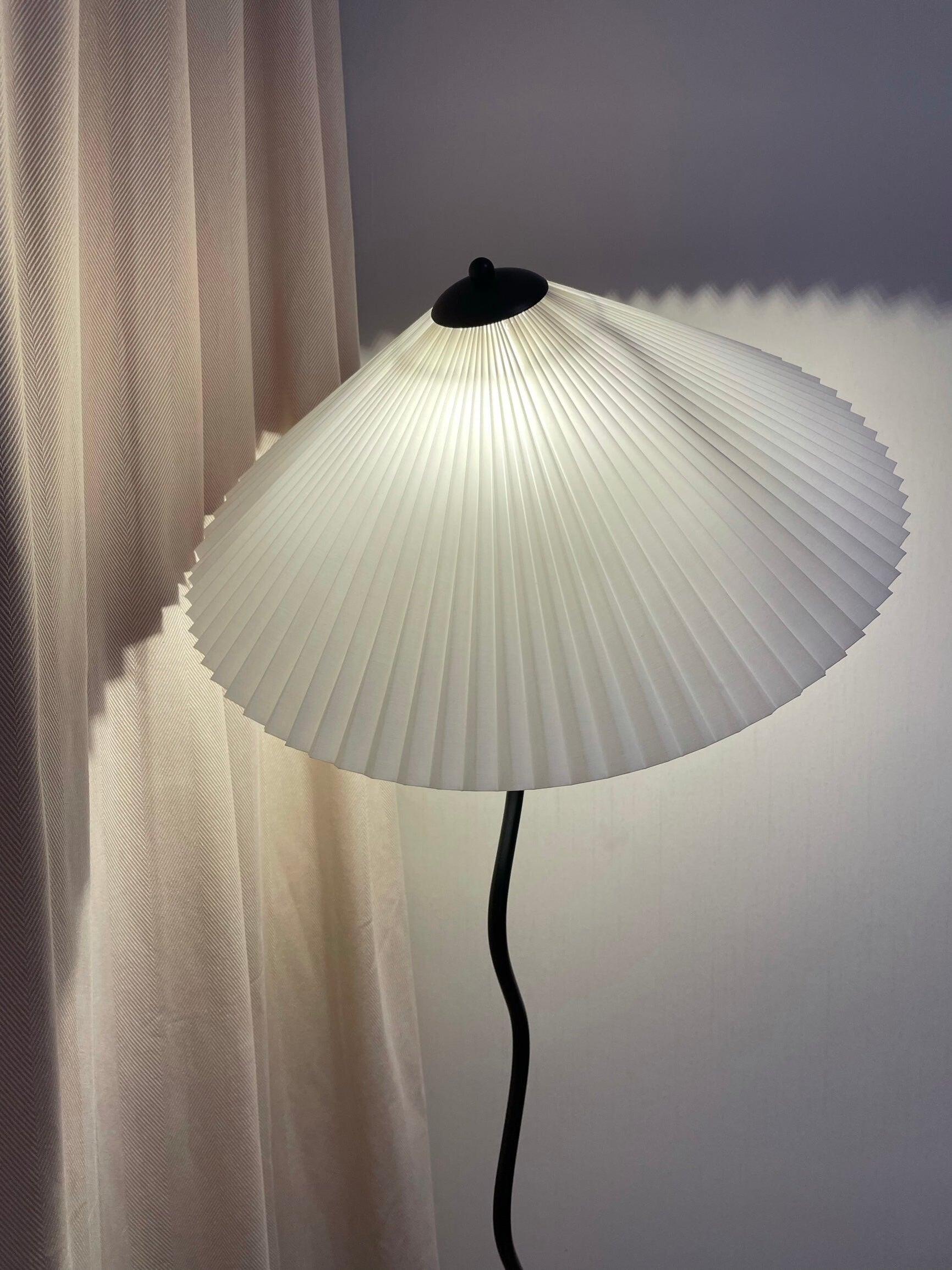 Squiggle Floor Lamp - Cueteks