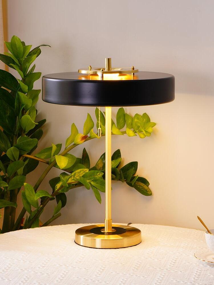 Revolve Table Lamp - Cueteks