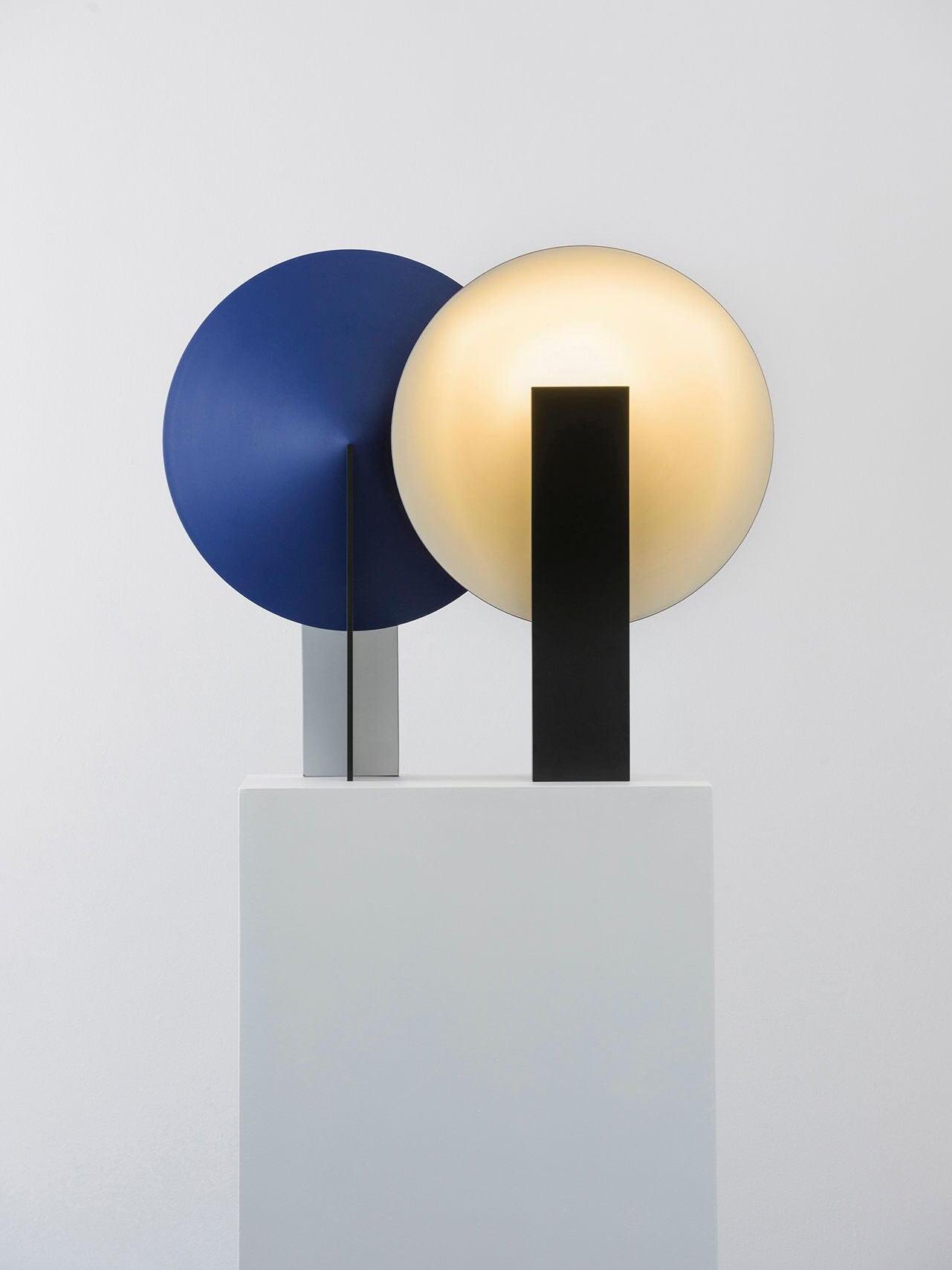 Futuristic Orbe Geometric Metal Table Lamp - Cueteks