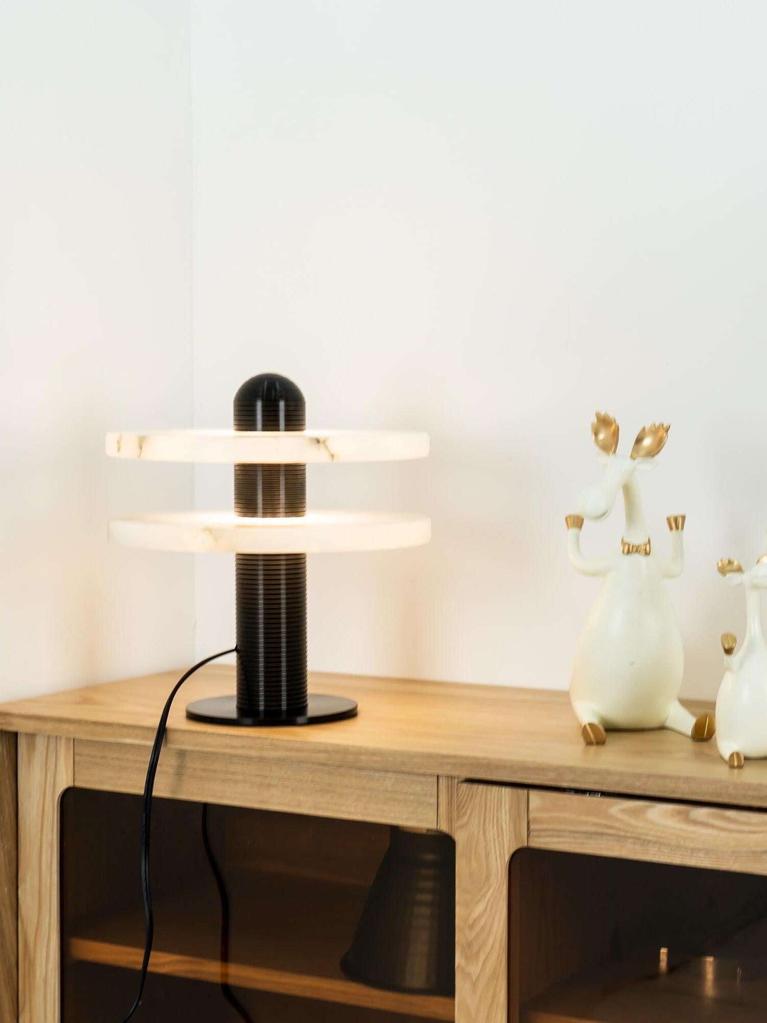 Median Table Lamp - Cueteks