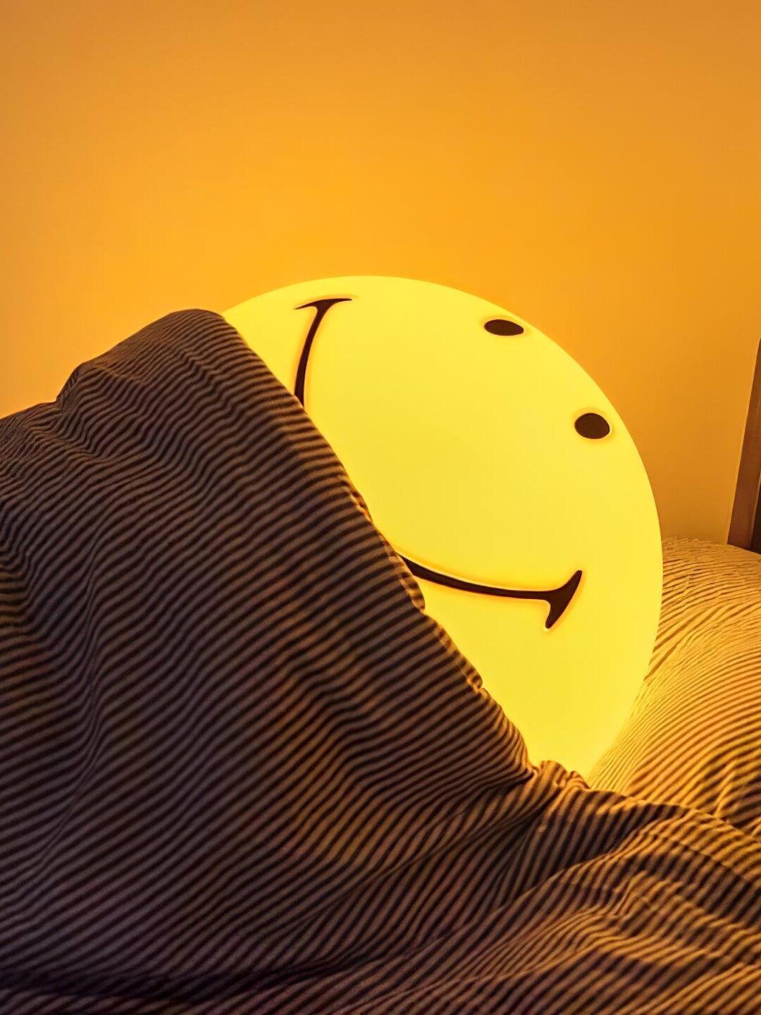 Smiling Decorative Rechargeable Table Lamp - Cueteks