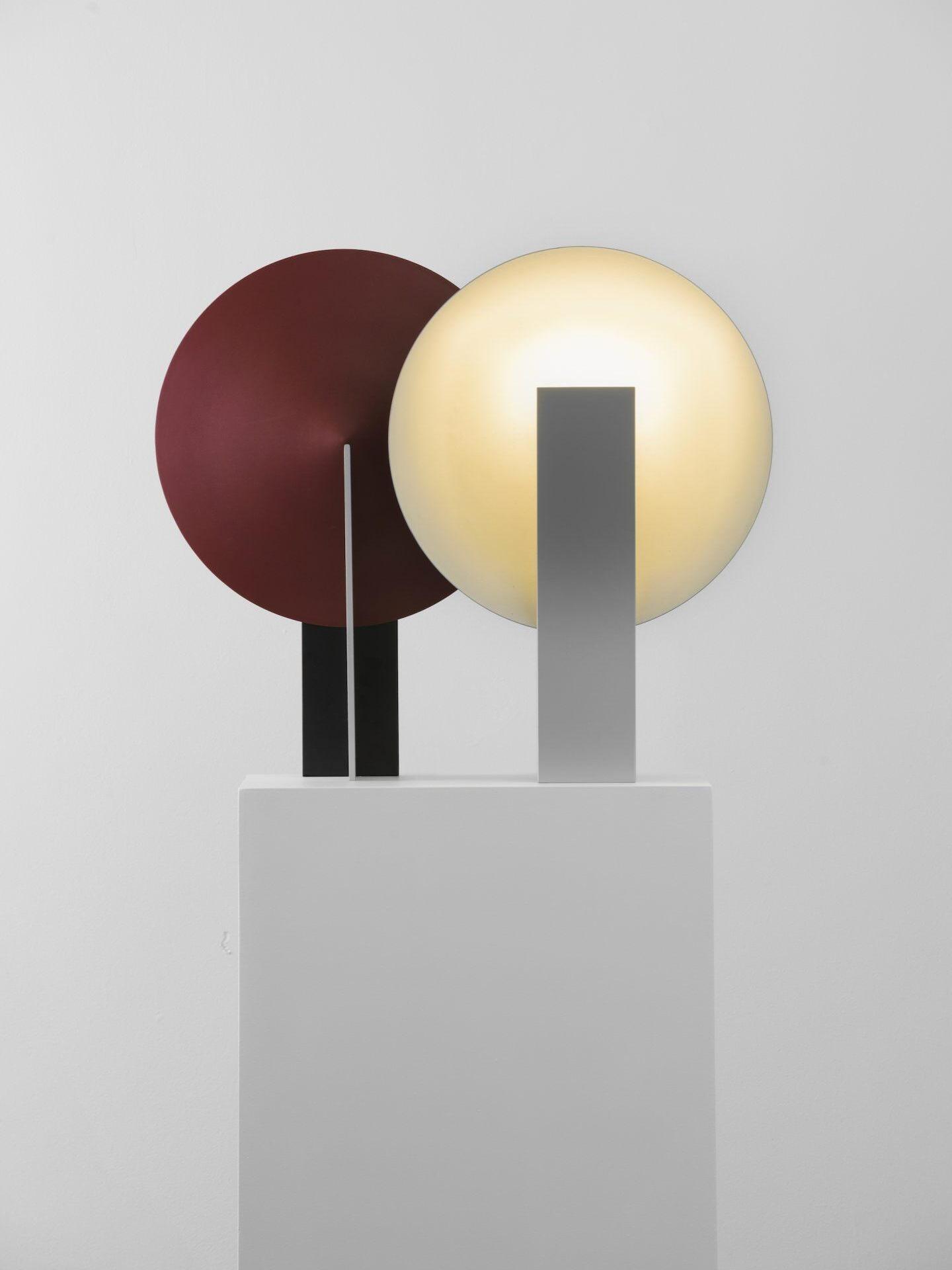 Futuristic Orbe Geometric Metal Table Lamp - Cueteks
