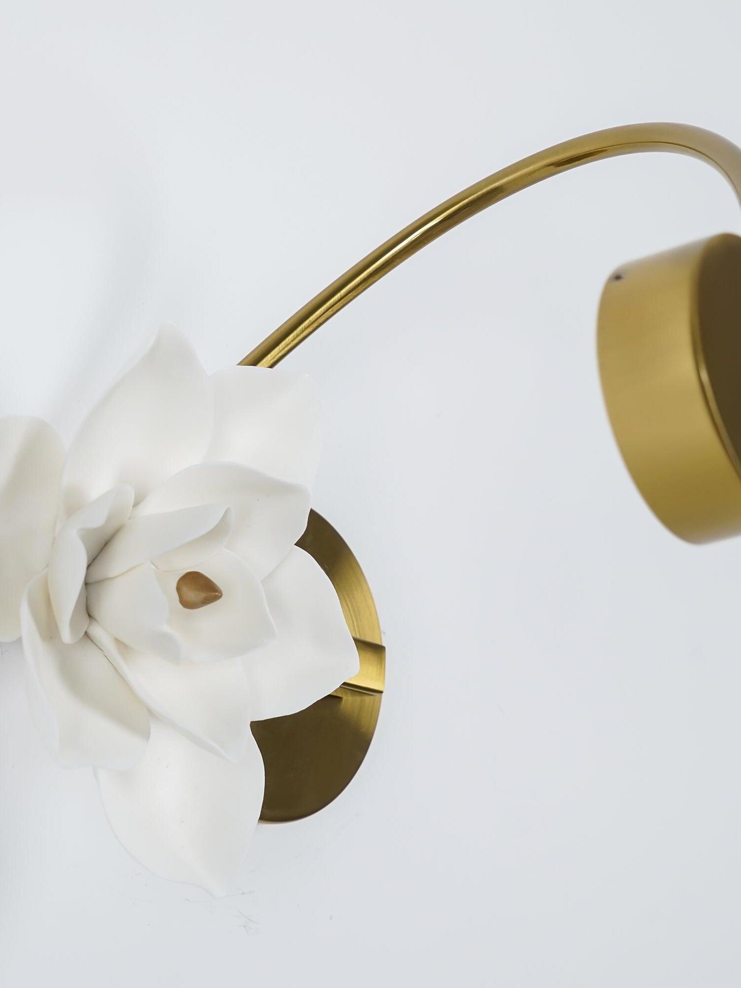Lure Sconce - Cueteks