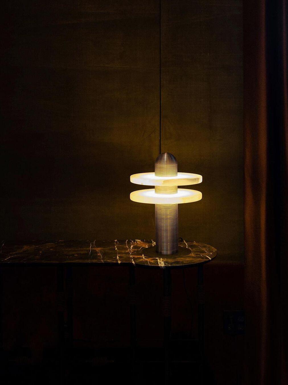 Median Table Lamp - Cueteks