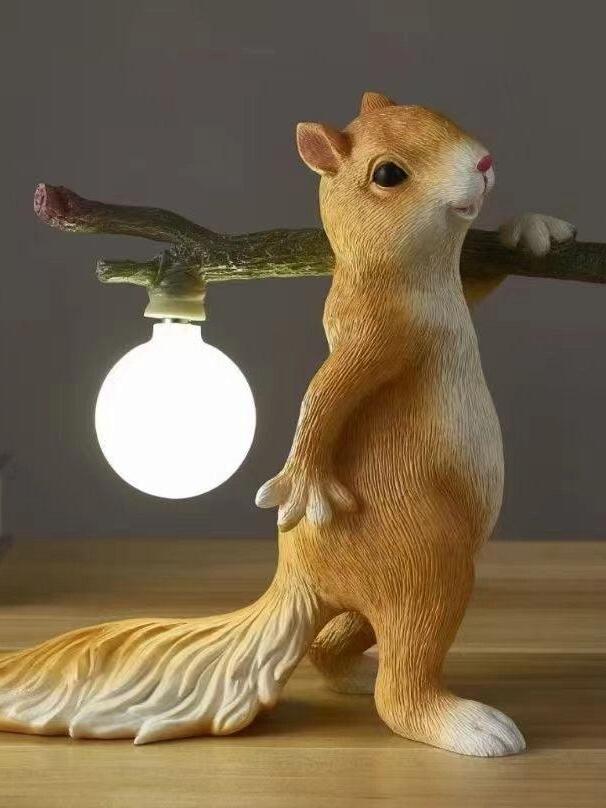 Squirrel Table Lamp - Cueteks