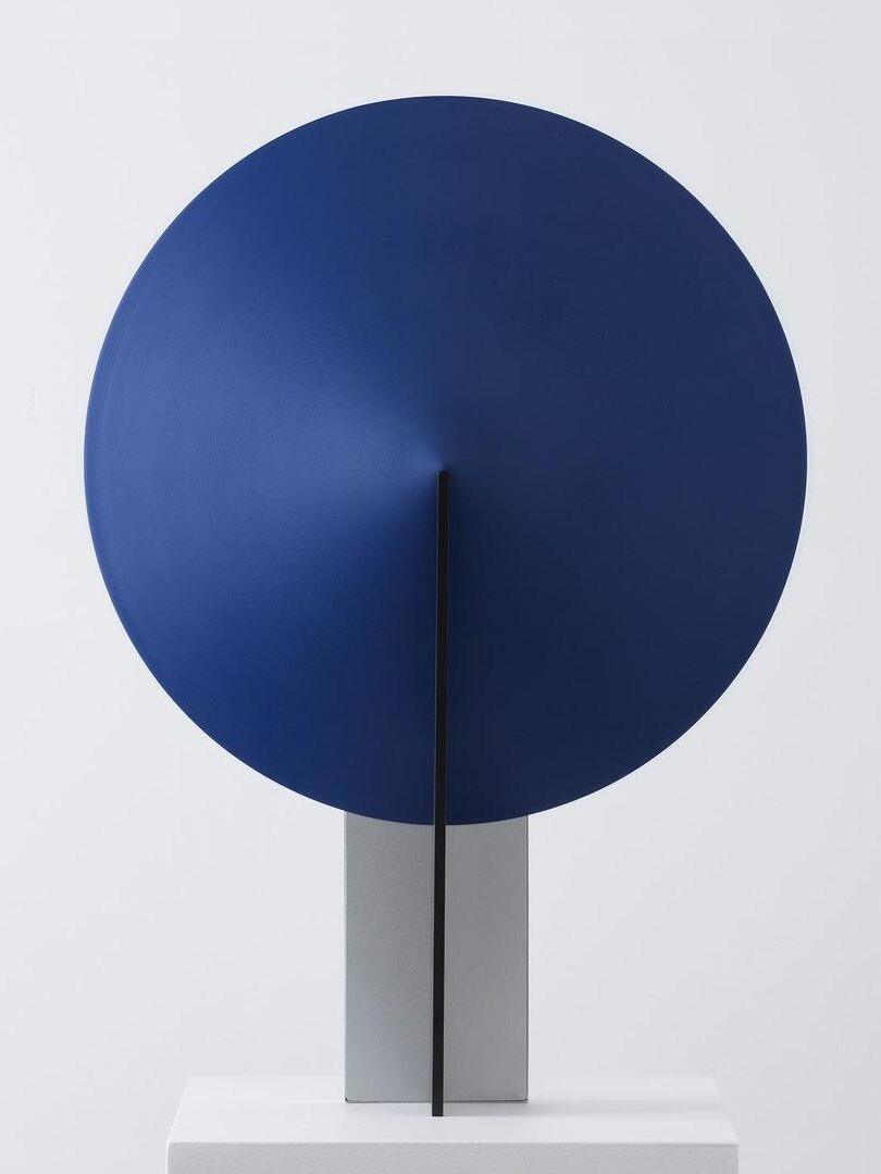 Futuristic Orbe Geometric Metal Table Lamp - Cueteks