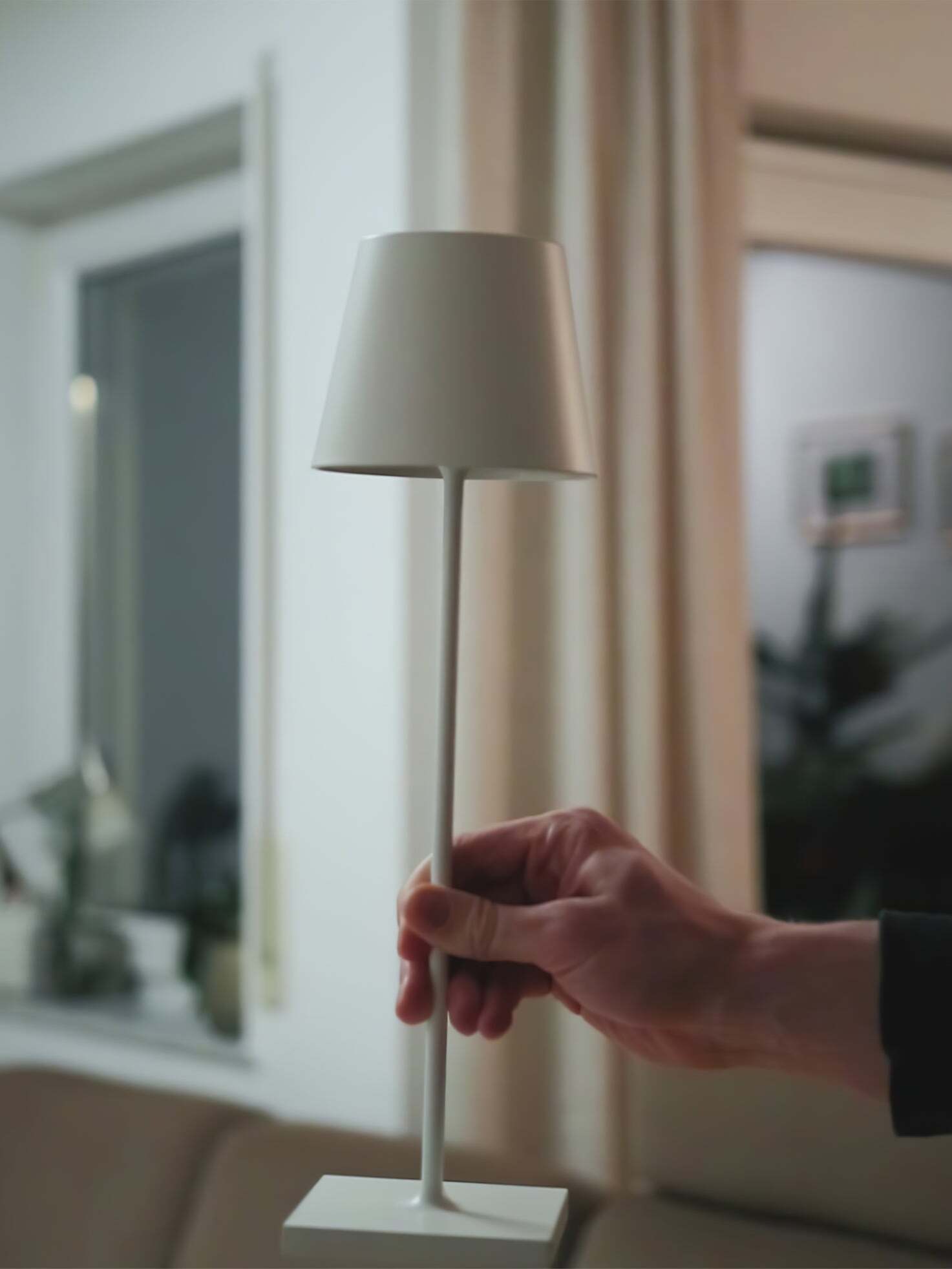 Macaroon Pro Rechargeble Table Lamp - Cueteks