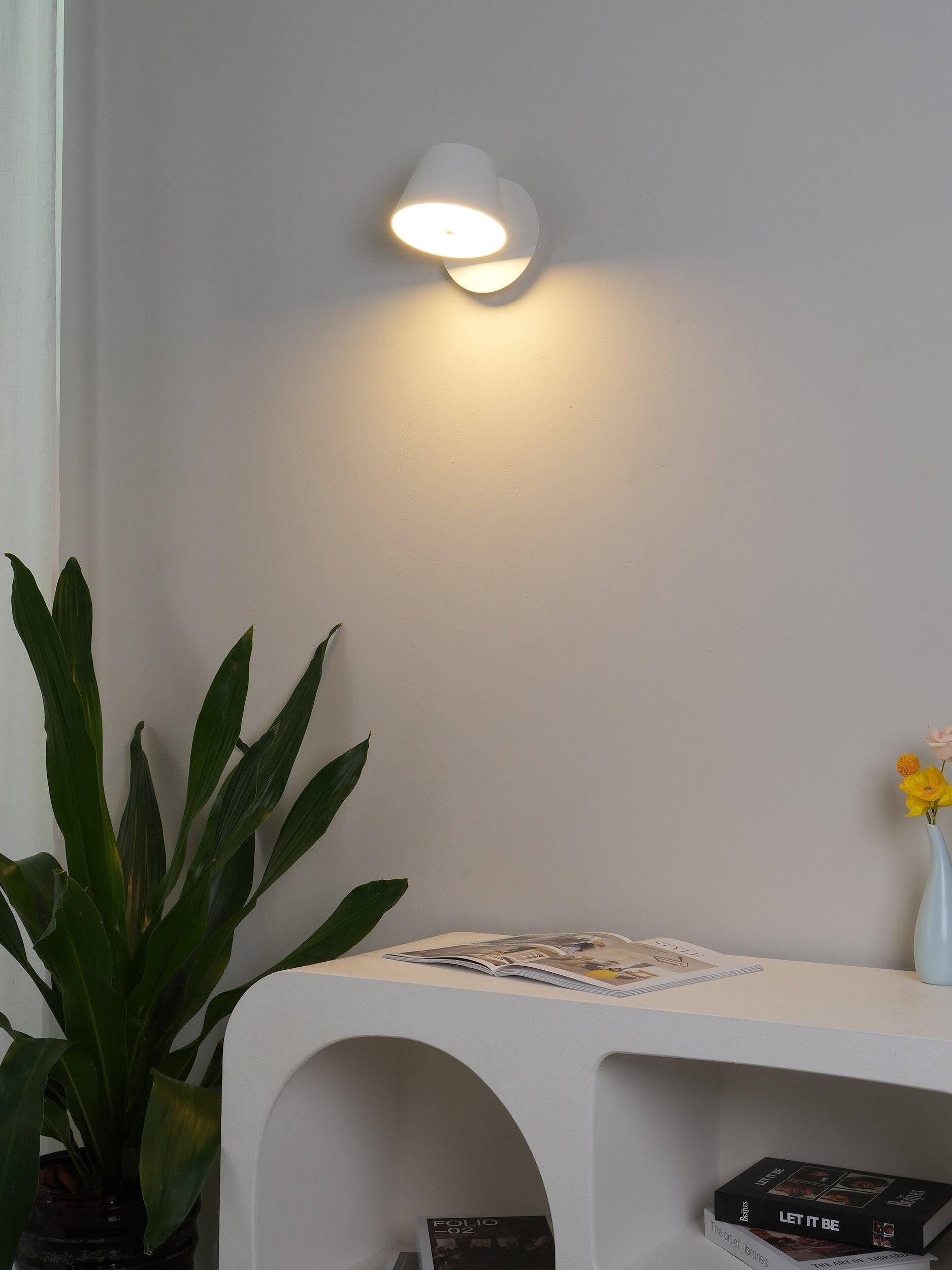 Modern Aluminum Methacrylate Tam Tam Wall Lamp - Cueteks