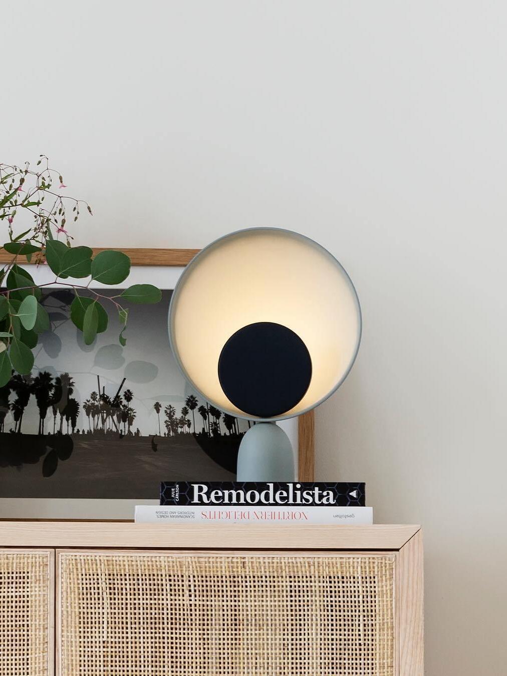 Macaroon Blooper Disc LED Decorative Table Lamp - Cueteks