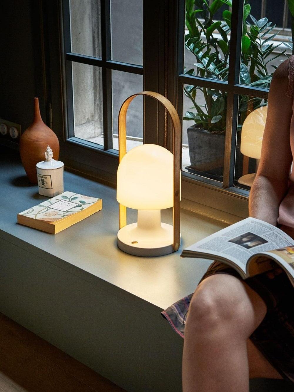 FollowMe Table Lamp - Cueteks