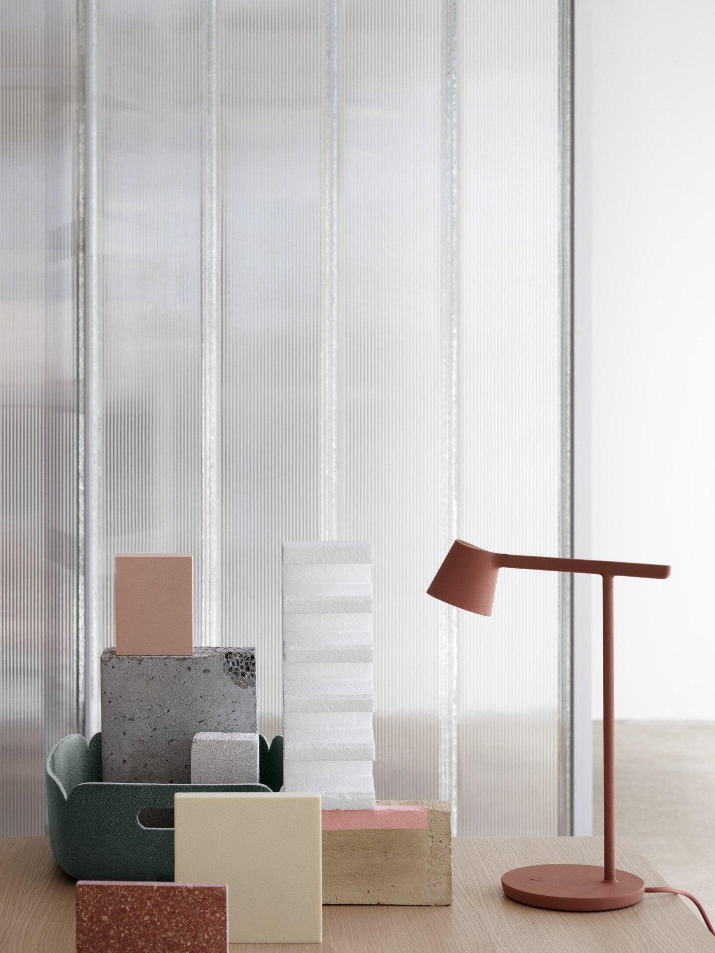 Tip Table Lamp - Cueteks