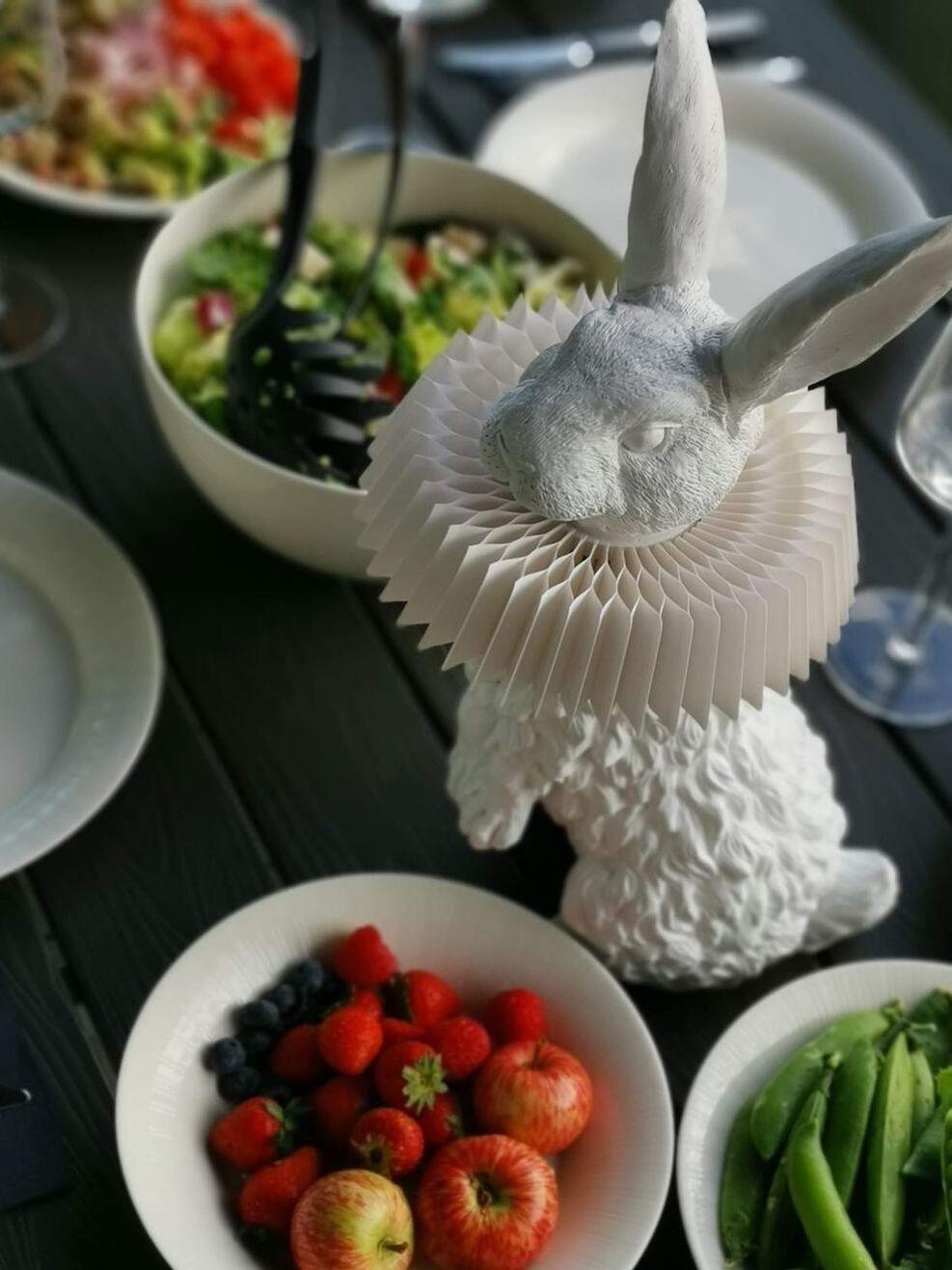 White Resin Rabbit Decorative Table Lamp - Cueteks