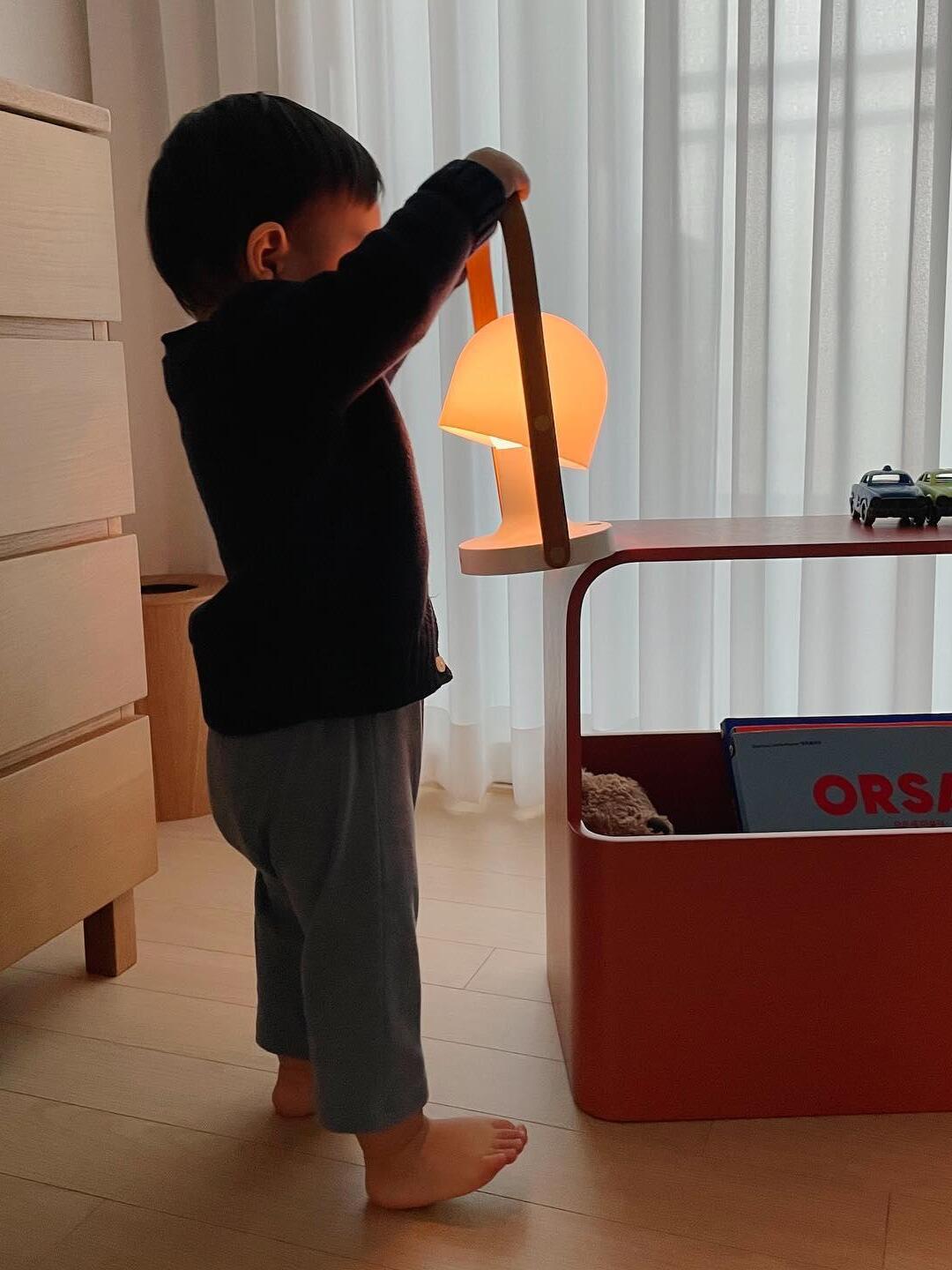 FollowMe Table Lamp - Cueteks