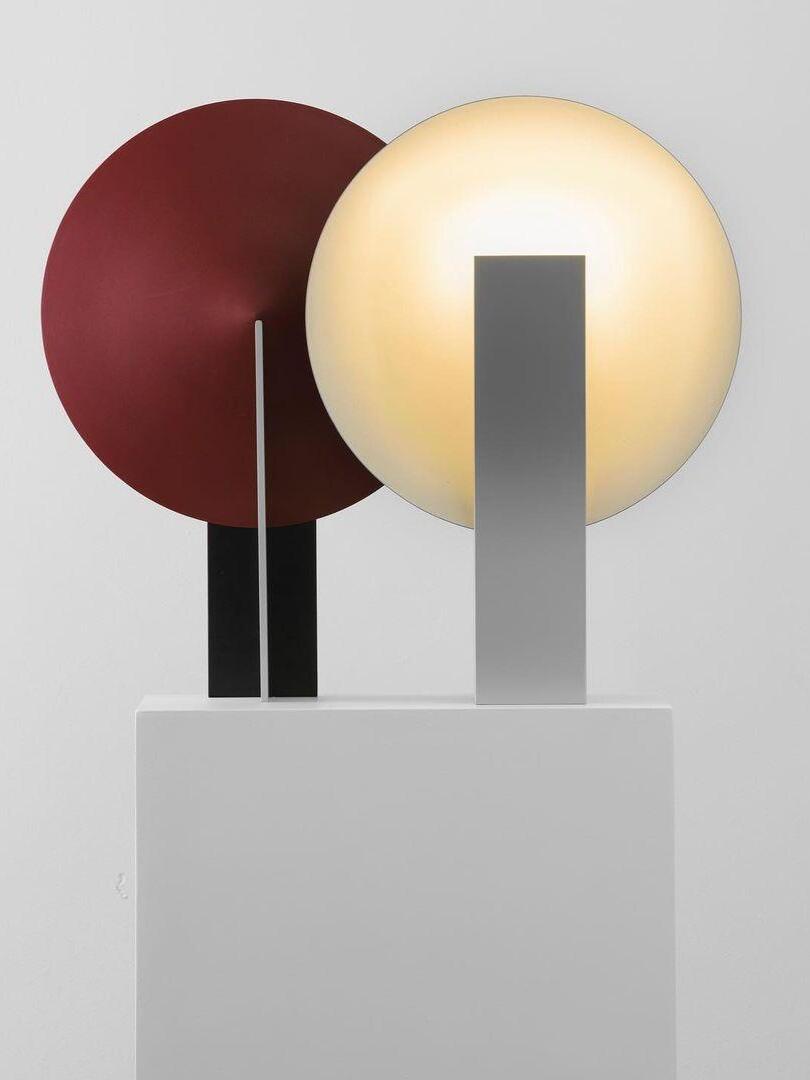 Futuristic Orbe Geometric Metal Table Lamp - Cueteks