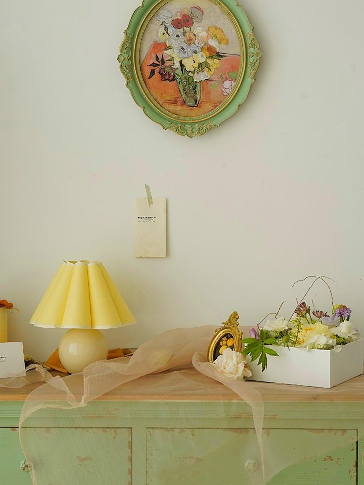 Kicsi Knife Pleat Table Lamp - Cueteks