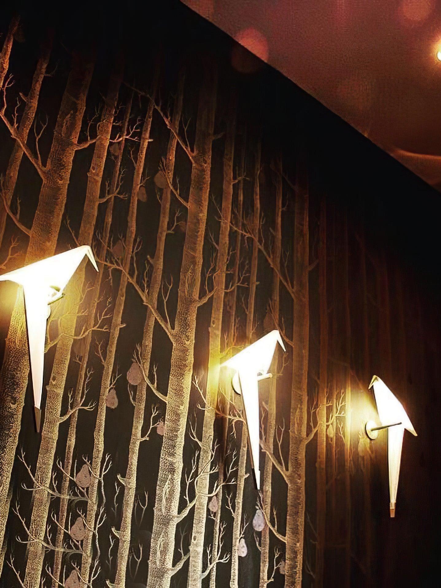 Modern Metal Perching Bird Wall Lamp For Bedroom - Cueteks