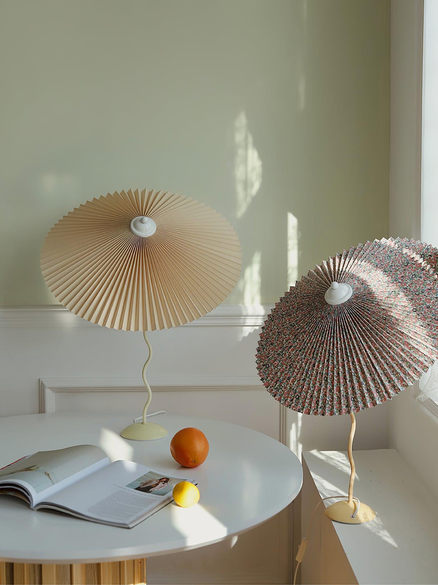 Pleated Hat Table Lamp - Cueteks