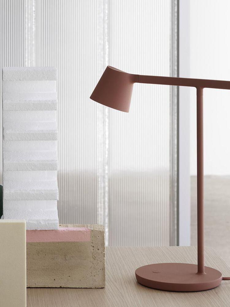 Tip Table Lamp - Cueteks