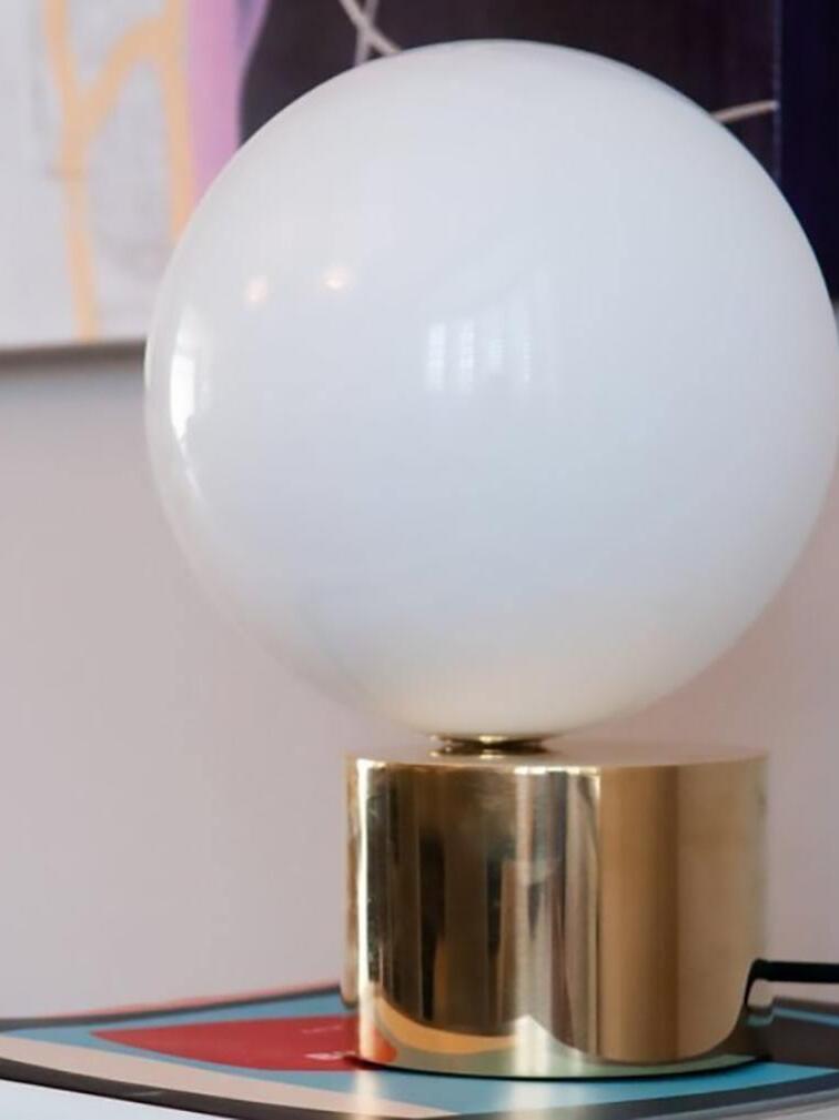 Modern Tip of The Tongue Glass Ball Table Lamp - Cueteks