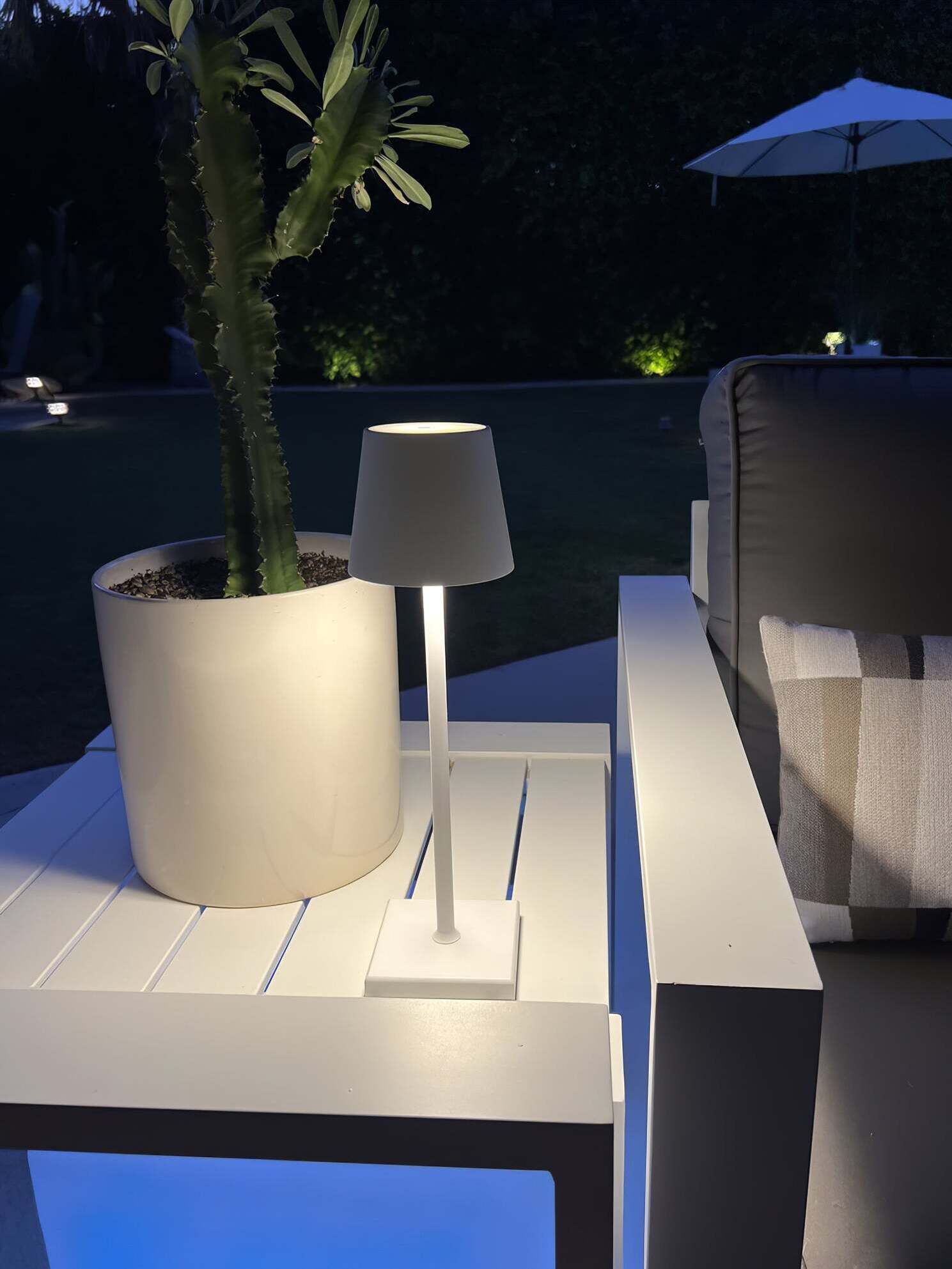 Macaroon Pro Rechargeble Table Lamp - Cueteks