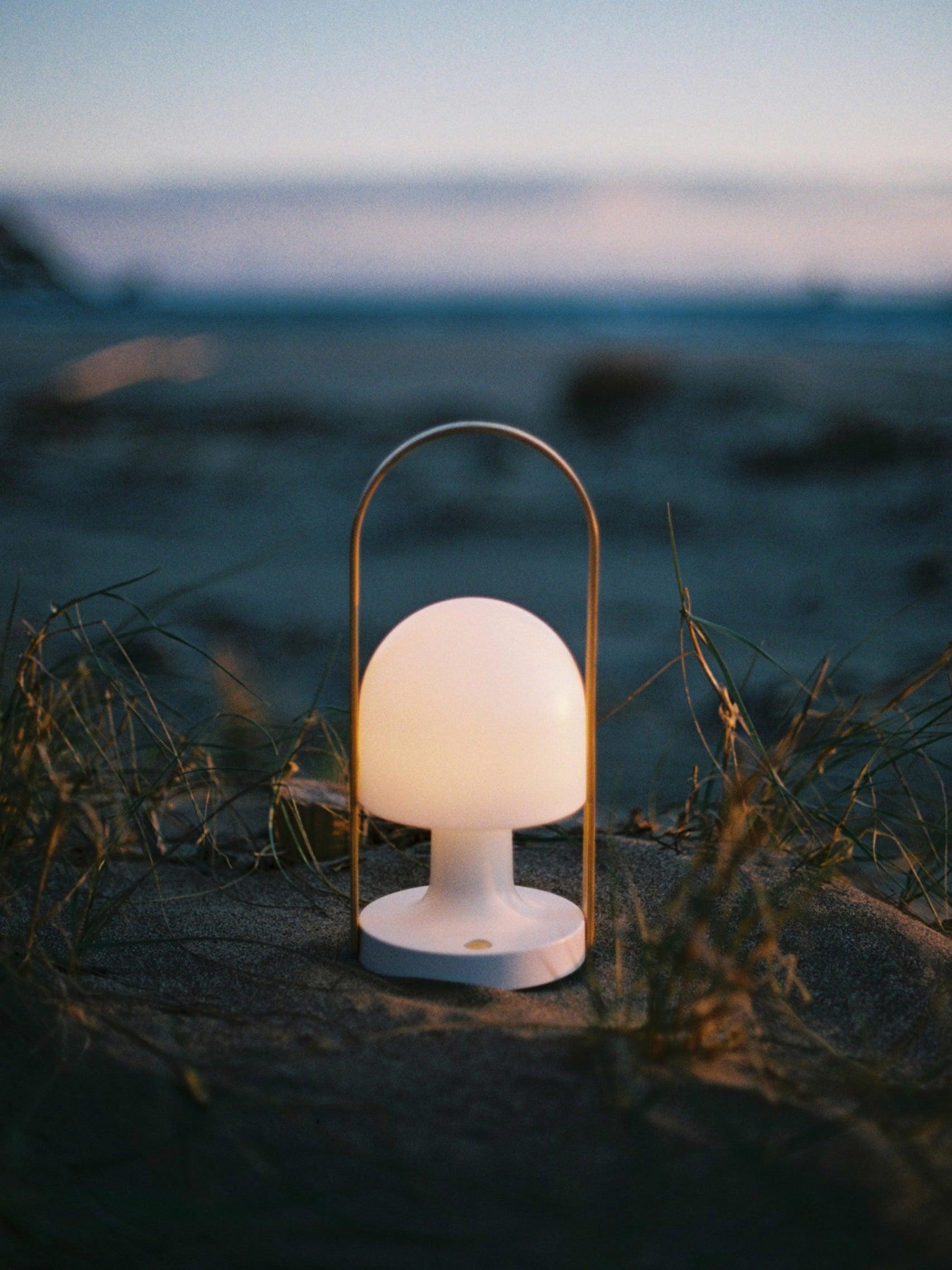 FollowMe Table Lamp - Cueteks
